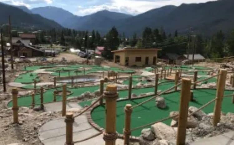 Meandering Moose Mini Golf 1